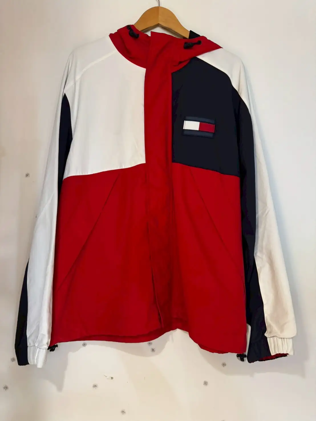 高性能生地◇新品(tt1213)TOMMY HILFIGER【USモデル国内未展開】(L)ポロシャツ*黒色 『PERFORMANCE』UVカット/クイックDRY/WICKING性能